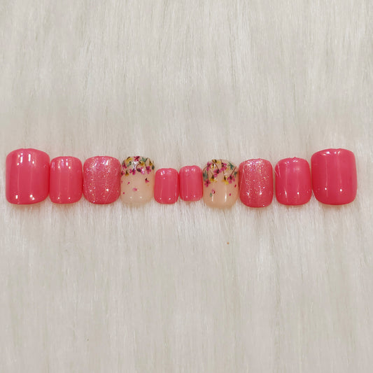Pink Dried Flower Detailed Nails