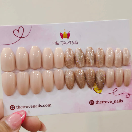 Beige ̧Cateye Nails